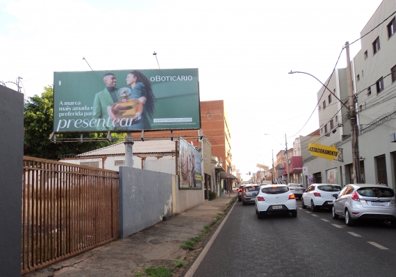 produto <em>Editar Paineis</em> Frontlight opendoor paineis outdoor painel de led frontlight empena anuncie anuncio uberaba mg